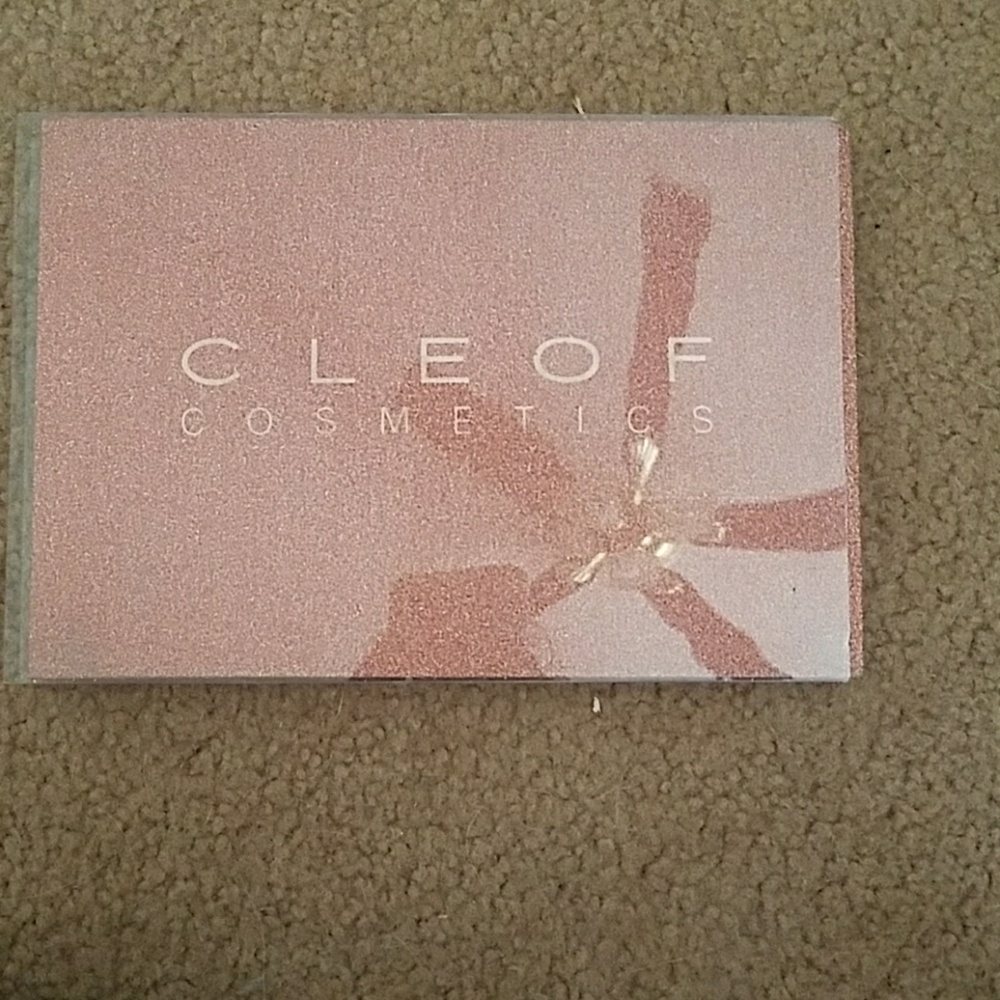 Cleof cosmetics pallet